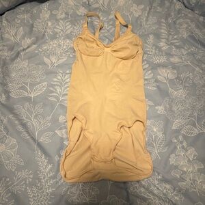 Skims sculpting bodysuit S/M